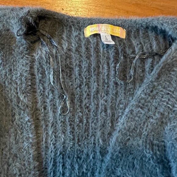 Urban Outfitters - Fuzzy Gray Wrap Sweater - Size Large - Picture 6 of 8